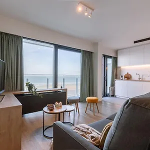 Cosy With Terrace Overlooking The Sea Middelkerke